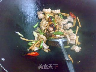 沙茶酱萝卜干炒肉的做法步骤：7