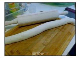 花卷的详细图解的做法步骤：5