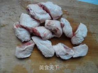 回锅鸡翅的做法步骤：1