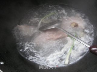 梅菜扣肉的做法步骤：1