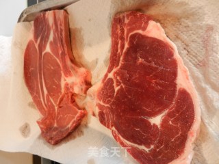 家庭牛排的做法步骤：1
