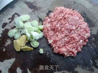 剁椒肉末藕丁的做法步骤：1