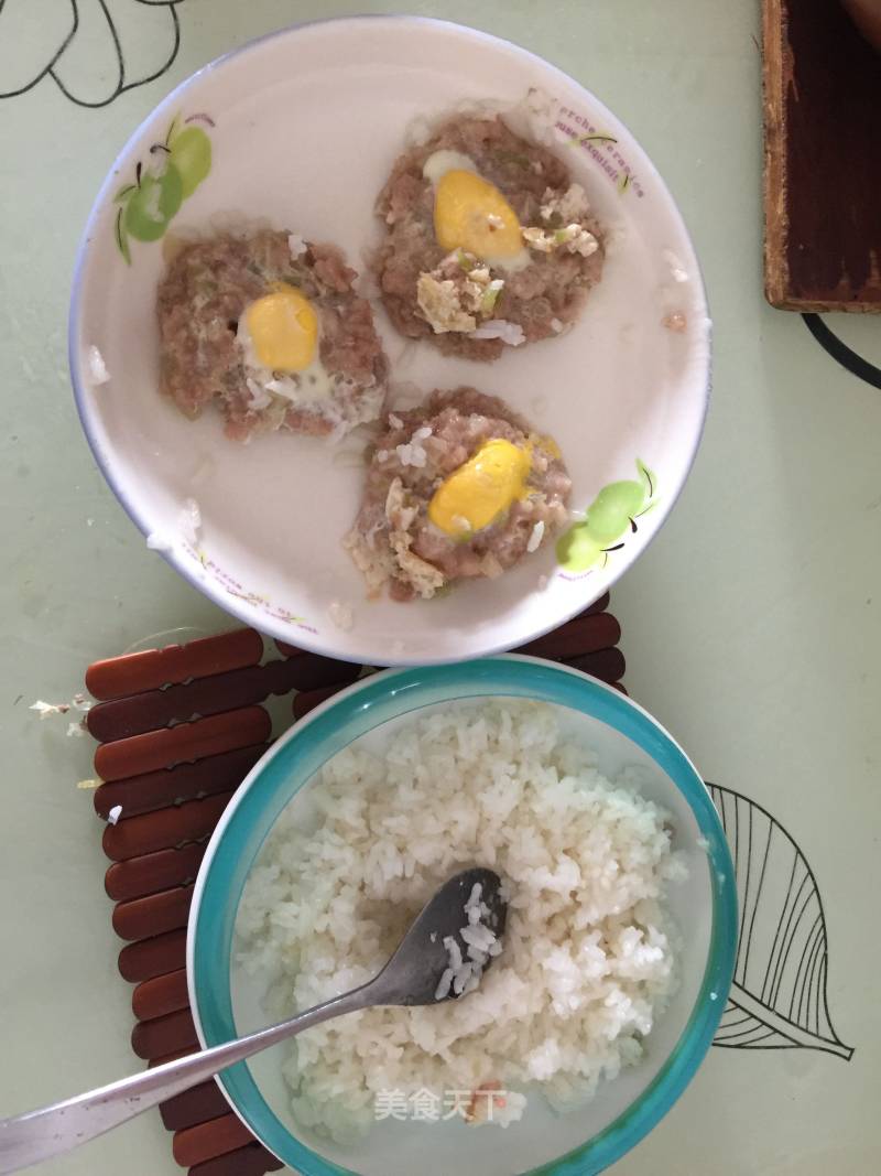 鹌鹑蛋肉饼的做法