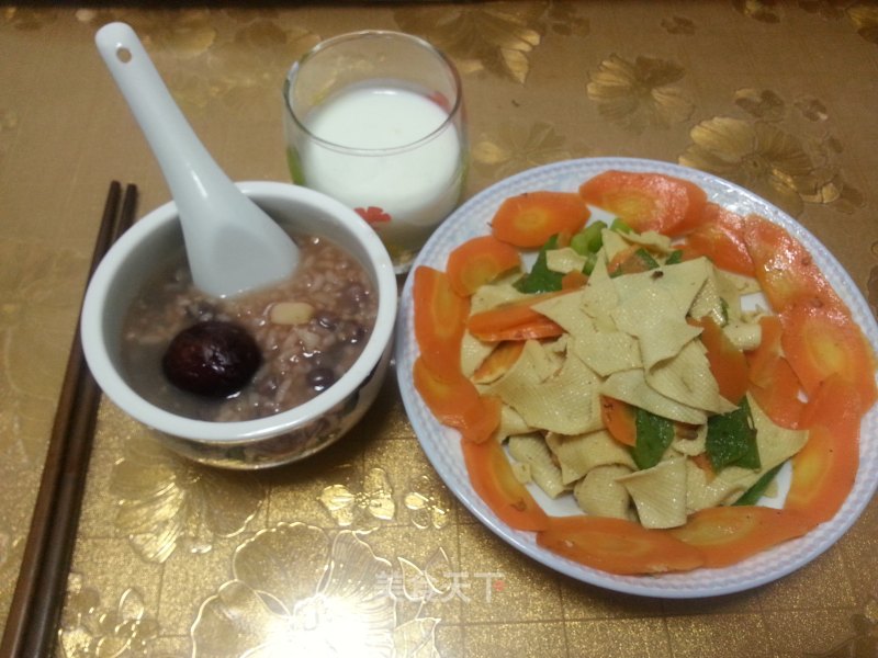 甜椒胡萝卜炒干豆腐的做法