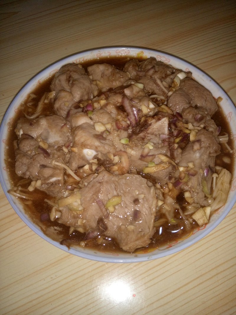 金针菇烤排骨的做法
