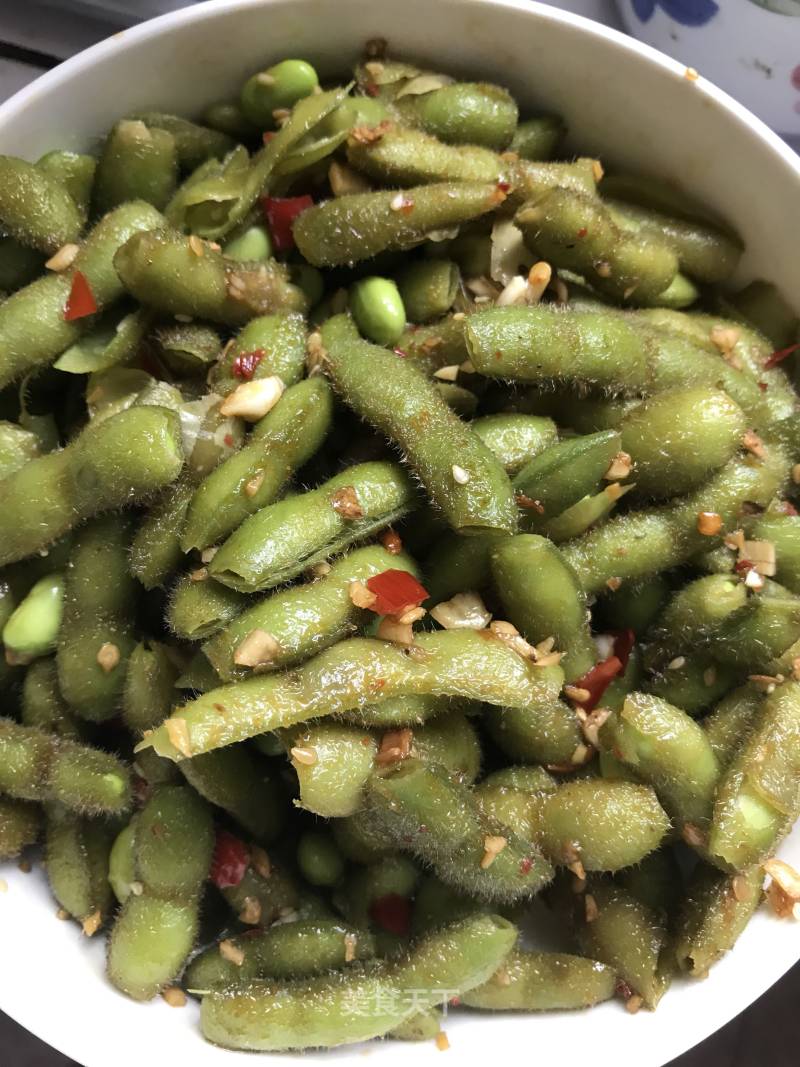 凉拌麻辣毛豆的做法