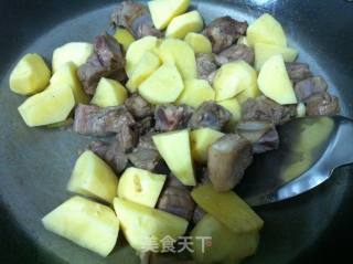 土豆焖排骨的做法步骤：5