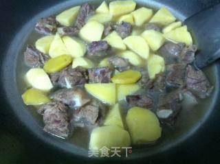 土豆焖排骨的做法步骤：6