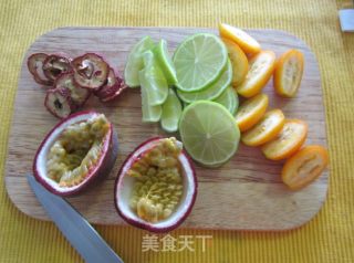 蜂蜜百香果茶的做法步骤：2