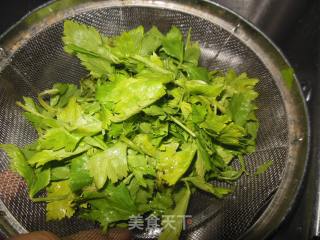 芹菜叶海蛎煎饼—— 宝宝补锌好选择的做法步骤：2
