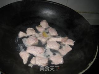 阿胶炖瘦肉的做法步骤：2