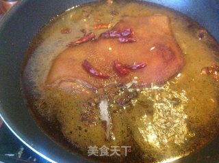 冰糖红烧肘子的做法步骤：7
