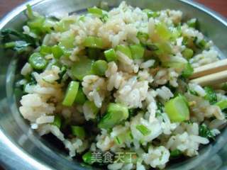 菜心粒炒饭的做法步骤：1