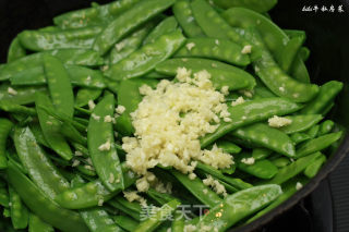 kiki牛的私房菜11-蒜蓉荷兰豆的做法步骤：10