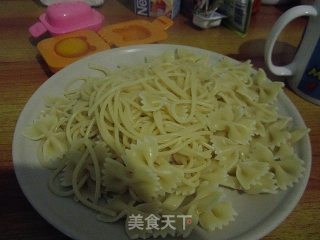 奶油培根意面的做法步骤：1