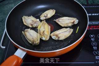 【栗子鸡翅】的做法步骤：2