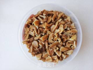 琥珀核桃仁的做法步骤：1