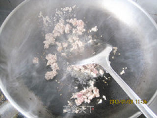 蒜香肉沫红烧粉丝的做法步骤：5