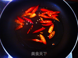 西芹炒腊肠的做法步骤：2