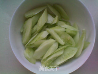 黄瓜疙瘩汤的做法步骤：2