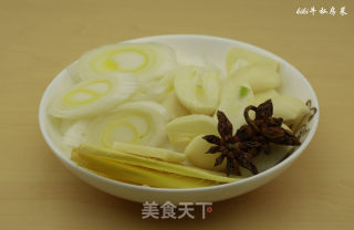kiki牛的私房菜12-豉香回锅肉的做法步骤：1
