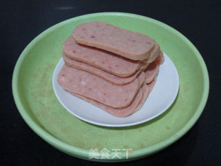 【香煎午餐肉】的做法步骤：2