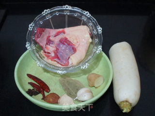 萝卜炖牛腩的做法步骤：1