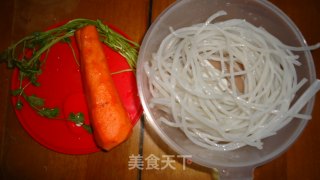 胡萝卜拌粉条的做法步骤：1
