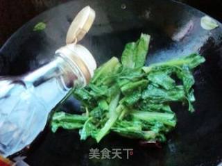 不能丢弃的废物——小炒莴笋叶的做法步骤：4