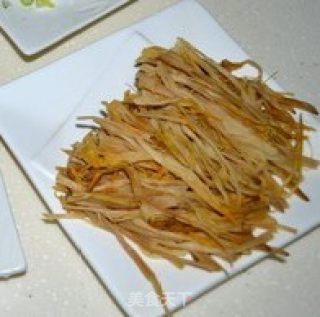 黄花菜白菜卷的做法步骤：1