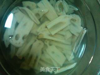 肉炒藕片的做法步骤：1
