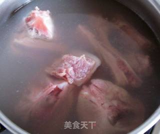 老火靓汤 --- 西洋菜褒扇骨的做法步骤：3