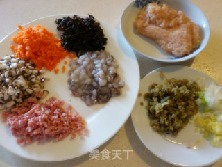 年夜饭——八宝鸡肉卷的做法步骤：2