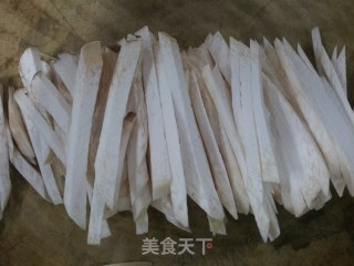 杏鲍菇炒肉丝的做法步骤：2