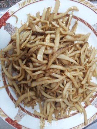 杏鲍菇炒肉丝的做法步骤：4