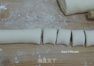 奶香枣花馍的做法步骤：9