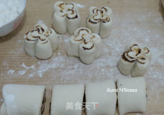 奶香枣花馍的做法步骤：10