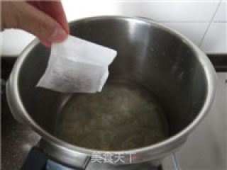 罗汉果雪梨银耳羹的做法步骤：4
