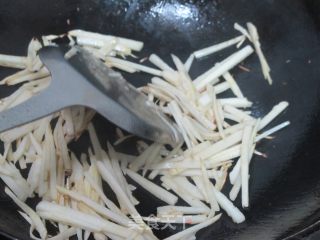 笋丝荠菜的做法步骤：1