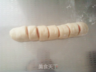 火腿香葱花型面包的做法步骤：9