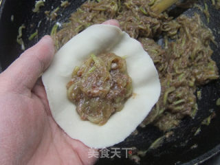 西葫芦猪肉饺子的做法步骤：11