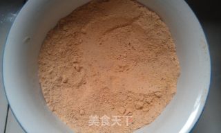 粉蒸肉的做法步骤：1