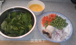 五色炒饭的做法步骤：1