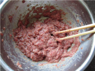 龙井茶香牛肉水饺的做法步骤：6