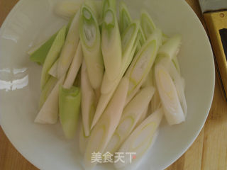 葱爆羊肉的做法步骤：2