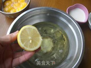 电饭锅版：大理石戚风蛋糕的做法步骤：1