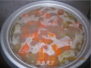 竹蔗马蹄红萝卜煲羊肉的做法步骤：8