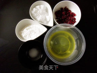 蔓越莓天使蛋糕的做法步骤：1