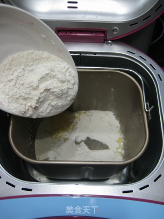 用面包机也能做出组织绵软的土司：奶茶土司的做法步骤：10