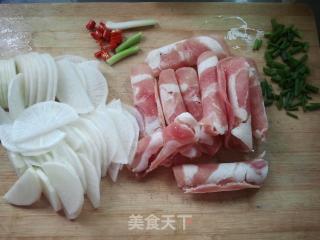 酸辣刷羊肉萝卜汤的做法步骤：2